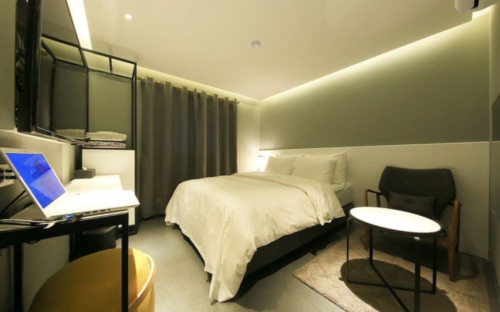 undefined Samsung California 6