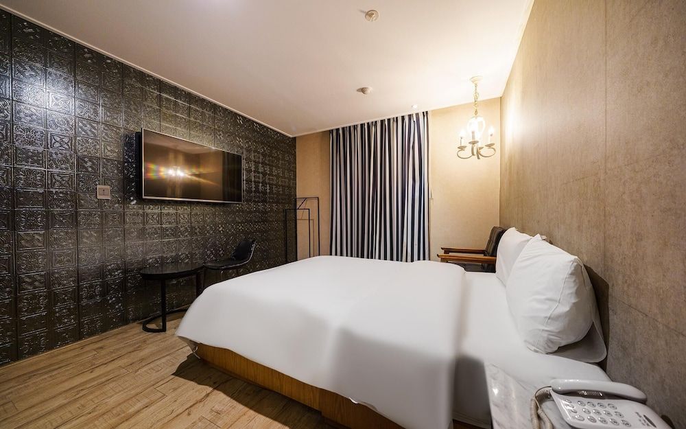 Sangbong Salmon Room (Suite - RTX 2060 1PC (Disney Plus ava) 13