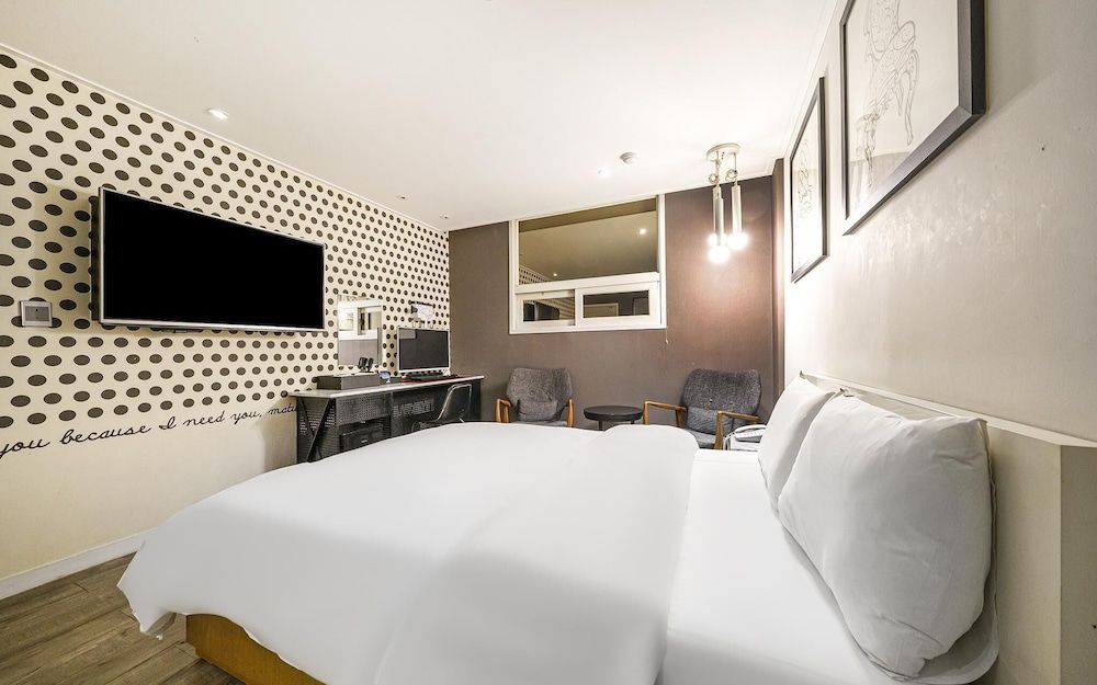 Sangbong Salmon Room (Suite - RTX 2060 1PC (Disney Plus ava) 5