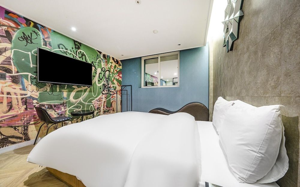 Sangbong Salmon Room (Suite - RTX 2060 1PC (Disney Plus ava) 20