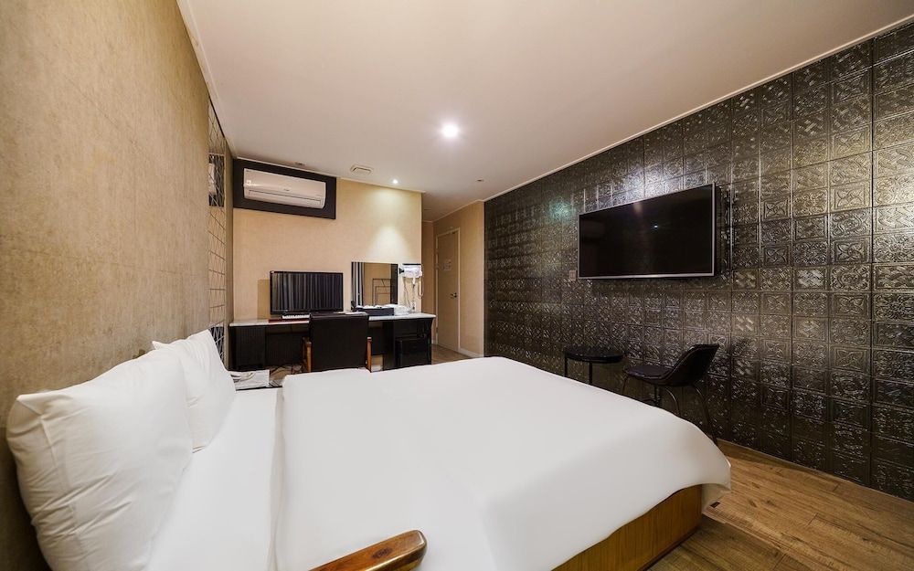 Sangbong Salmon Room (Suite - RTX 2060 1PC (Disney Plus ava) 12