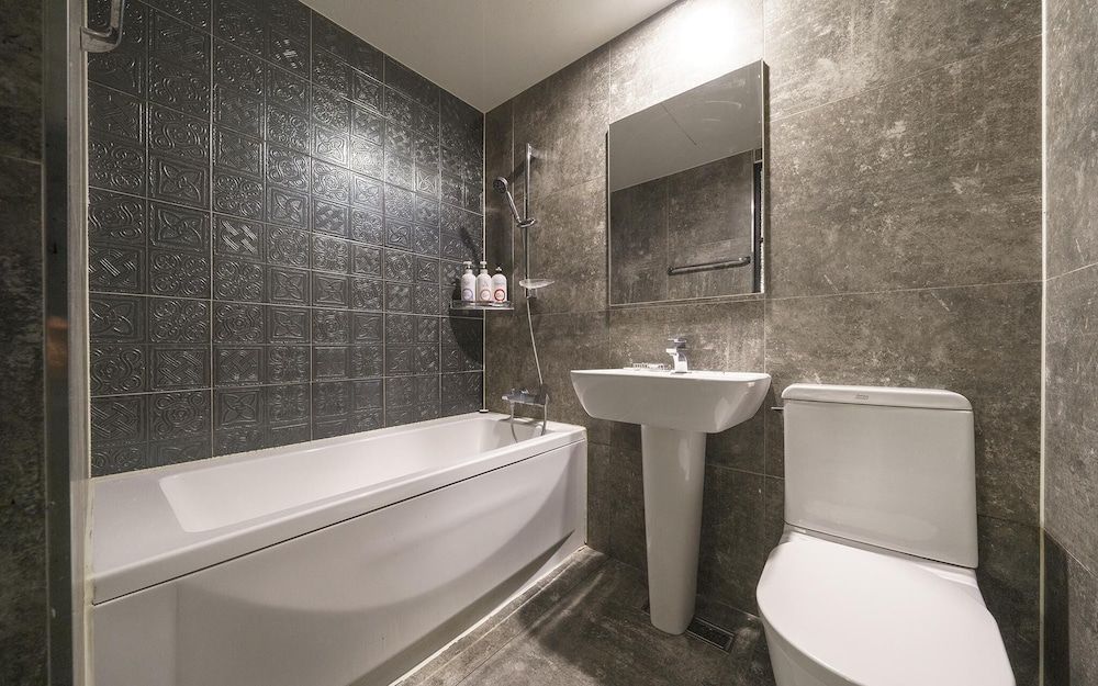 Sangbong Salmon Room (Suite - RTX 2060 1PC (Disney Plus ava) 8