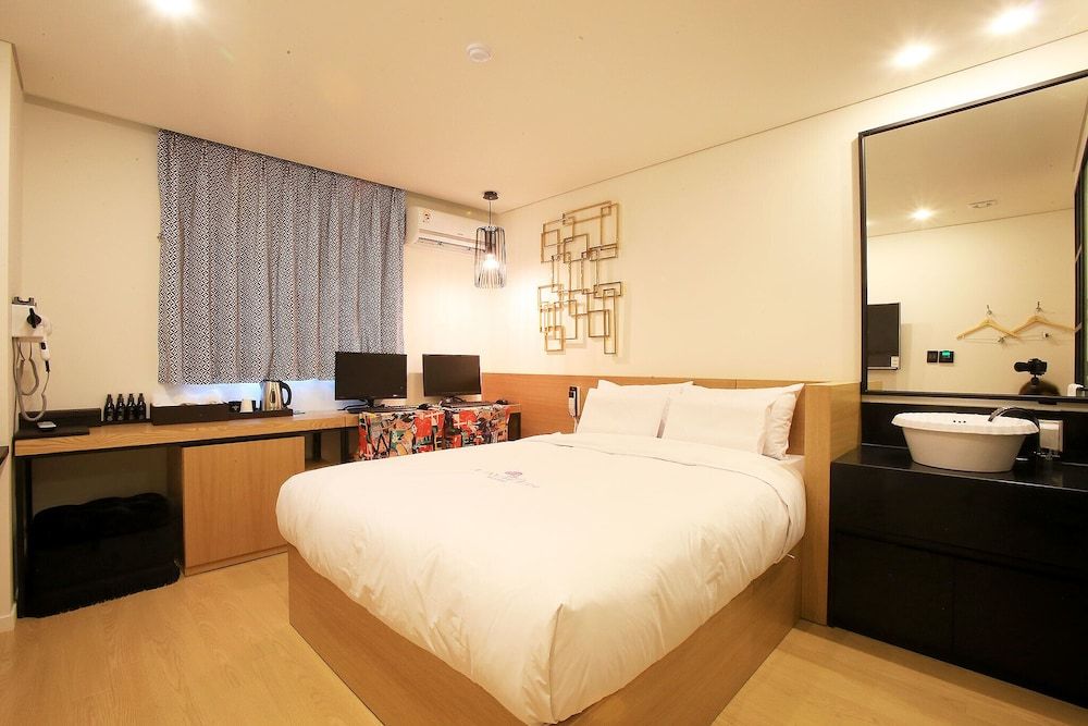 undefined Sincheon Lavieen Hotel 10