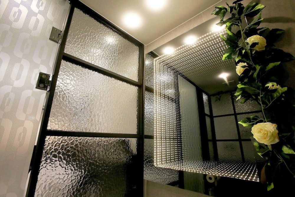 Sincheon Lavieen Hotel Room (Deluxe (Netflix)) 9