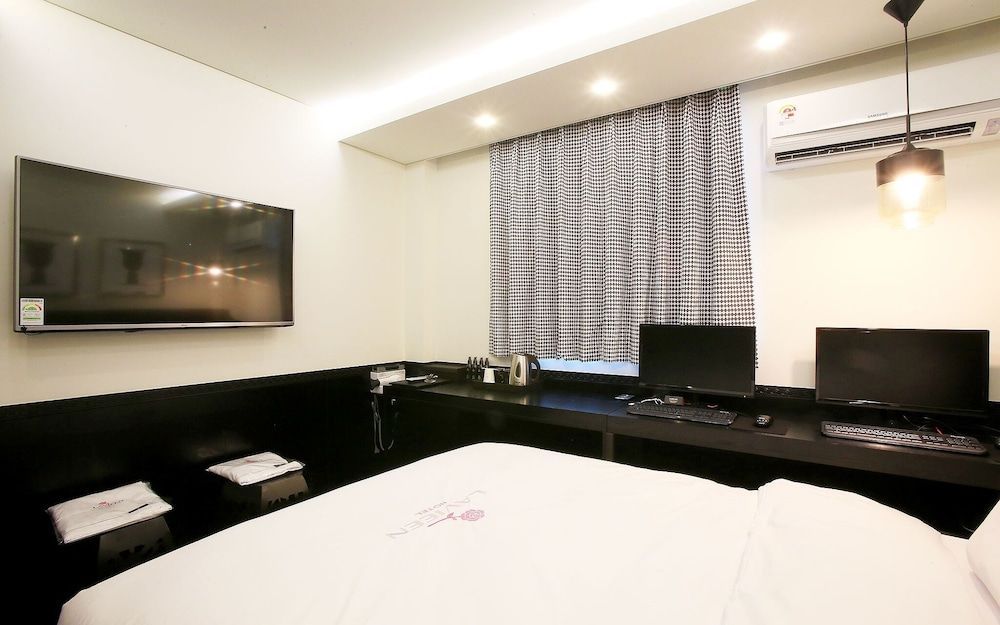 Sincheon Lavieen Hotel Room (Deluxe B (Early Check-In Netflix Avai) 2