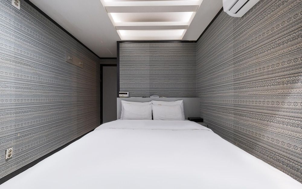 Sangbong Carlton Room (Standard Non-smoking Room - Weekdays ) 4