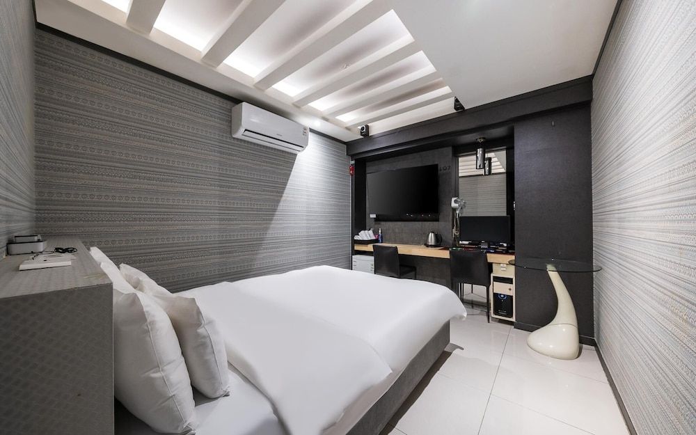 Sangbong Carlton Room (Standard Non-smoking Room - Weekdays )