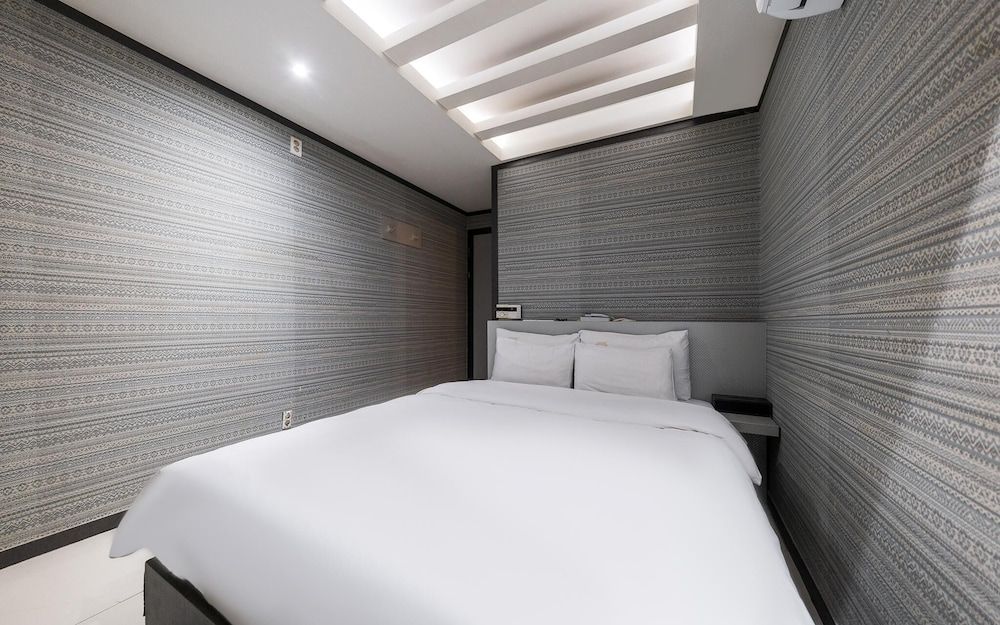 Sangbong Carlton Room (Standard Non-smoking Room - Weekdays ) 2