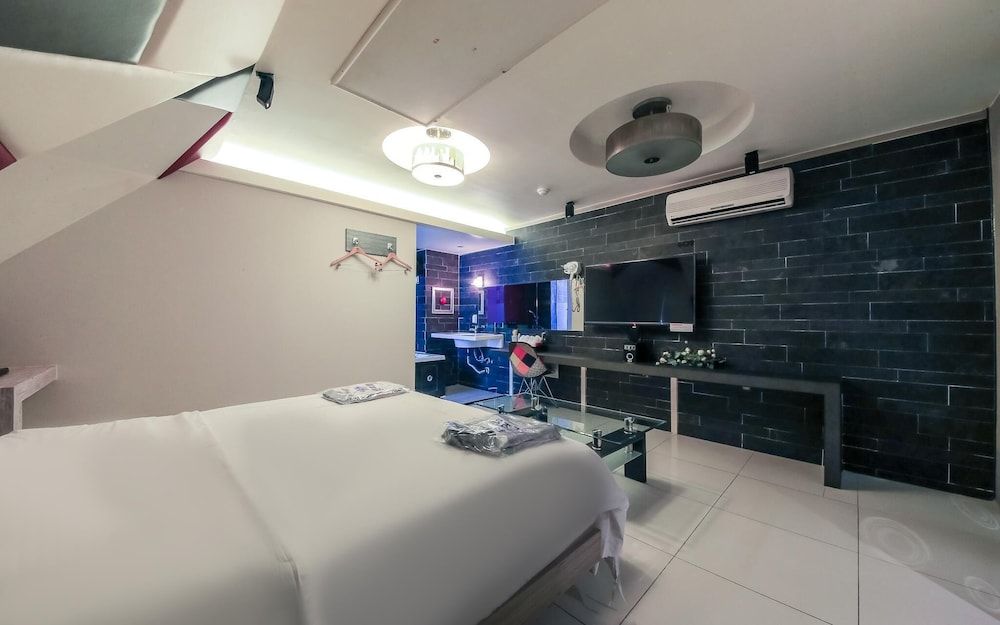 Sangbong Carlton Room (Premium random assignment - Weekdays ) 9