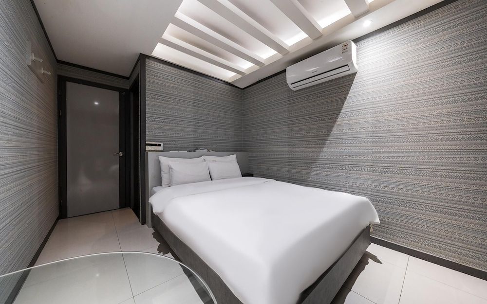 Sangbong Carlton Room (Standard Non-smoking Room - Weekdays ) 3