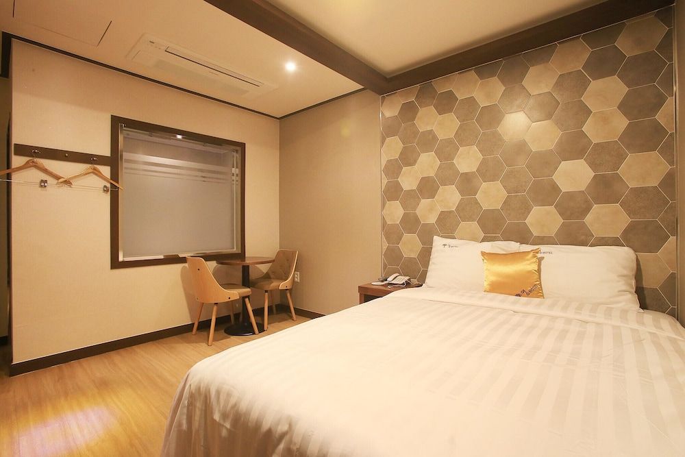 undefined Suyu Young Hotel 7
