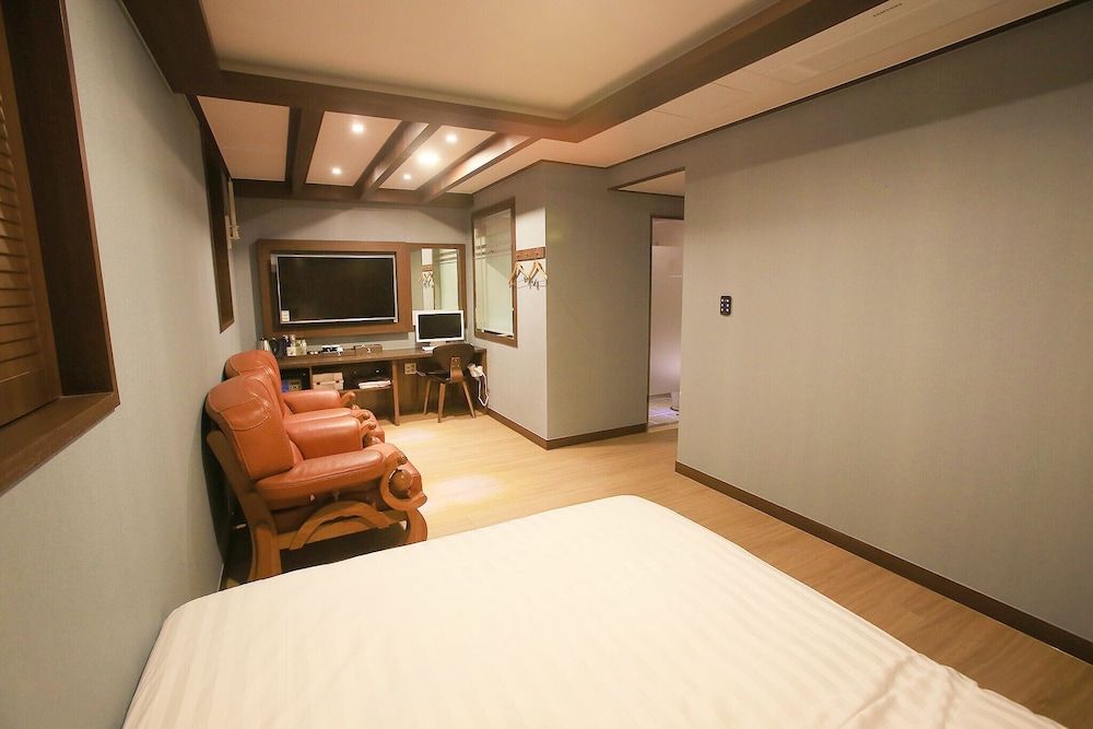 Suyu Young Hotel Room (Special Room) 4