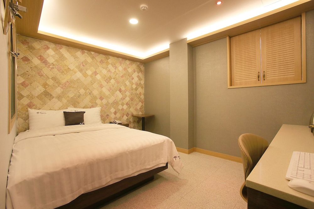 Suyu Young Hotel Room (Standard Room)