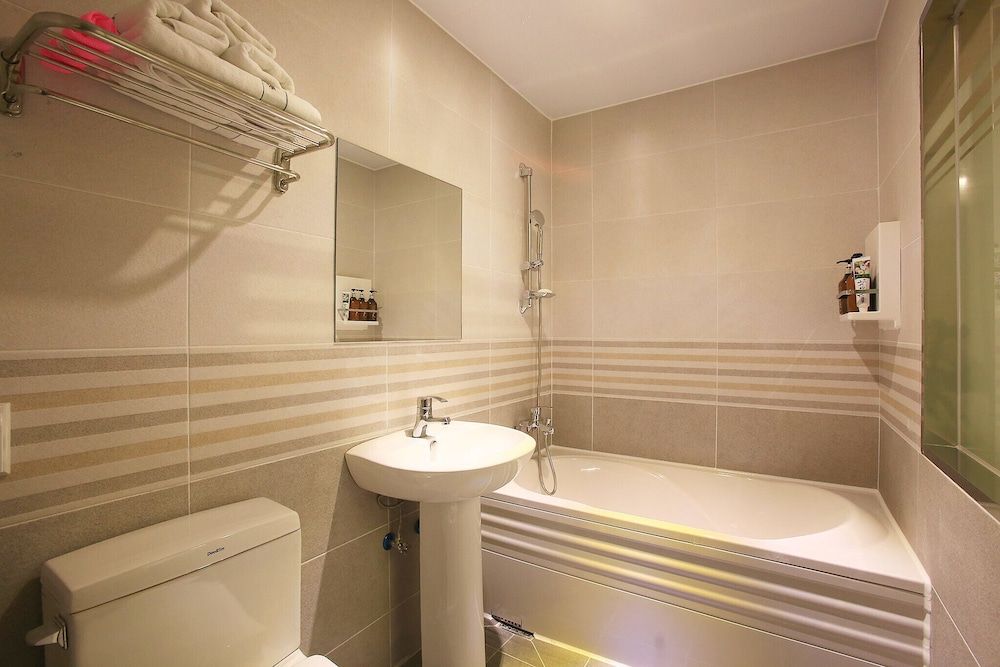 Suyu Young Hotel Room (Semi-Special Room) 7