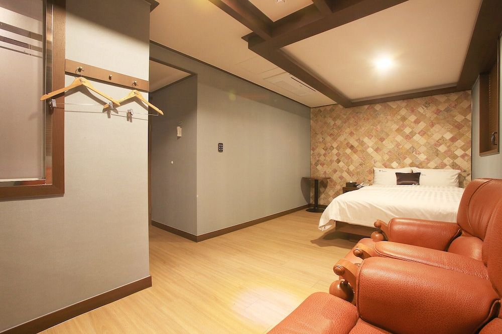 Suyu Young Hotel Room (Special Room) 2