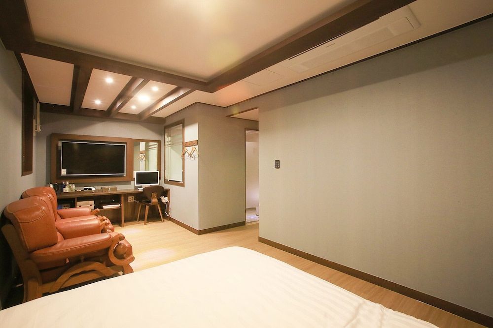 Suyu Young Hotel Room (Special Room) 3