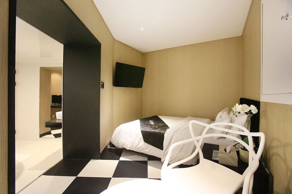 undefined Cheonho Hotel Story 7