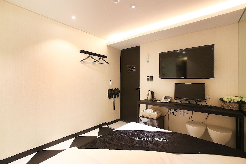 undefined Cheonho Hotel Story 10