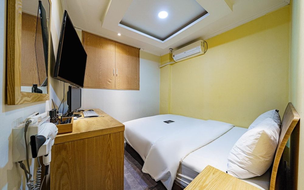 undefined Sinchon Coza 10