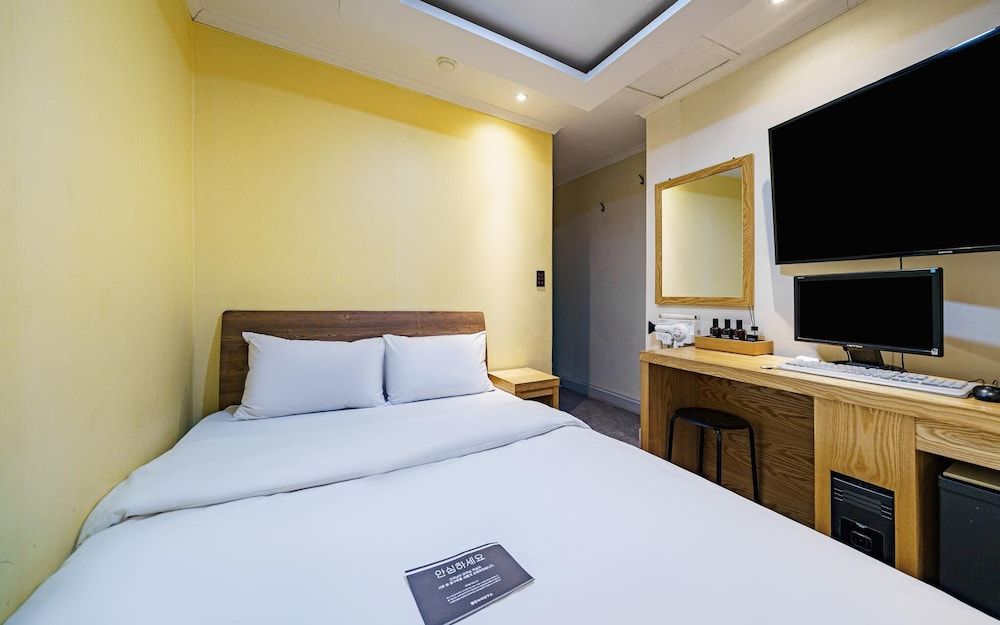 undefined Sinchon Coza 9