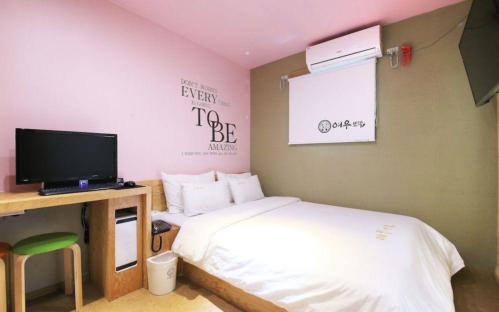 Suyu Fox Room (Netflix + 2PC (parking available)) 9