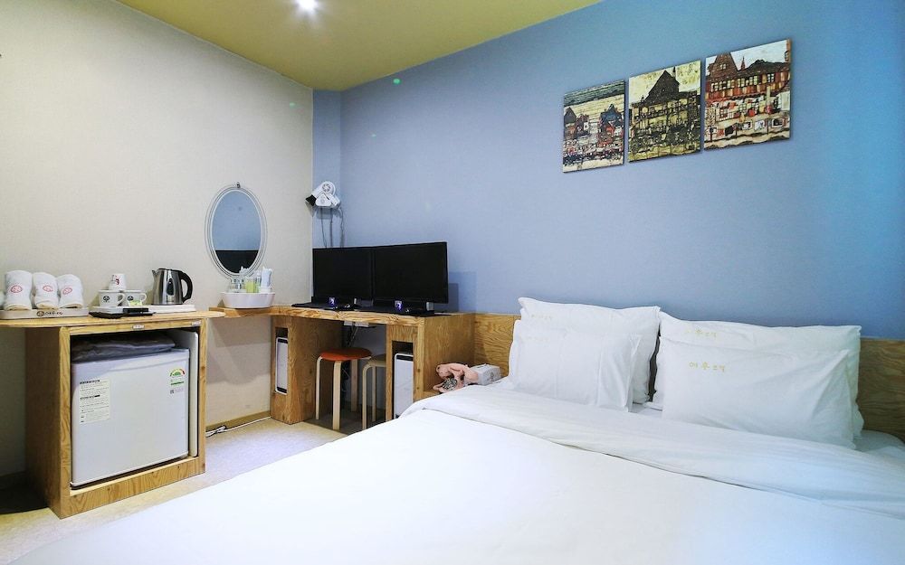 Suyu Fox Room (Netflix + 2PC (parking available)) 10