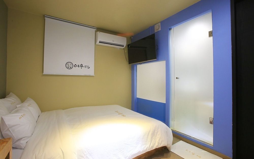 Suyu Fox Room (Netflix + 2PC (parking available)) 8