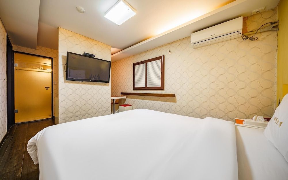 undefined Shinchon Touch 6