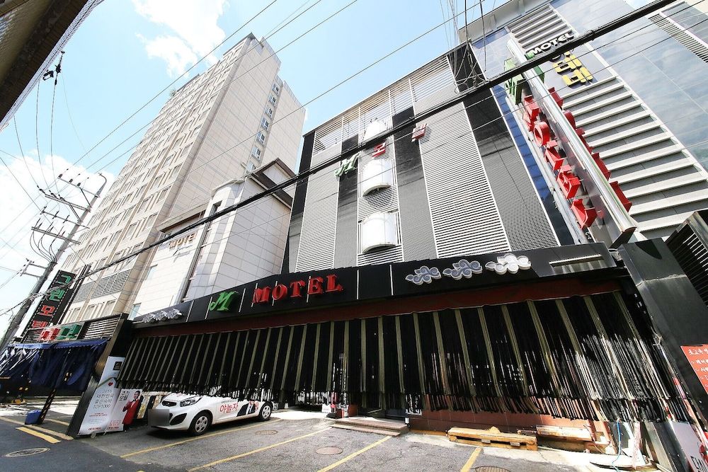 undefined Sangbong M