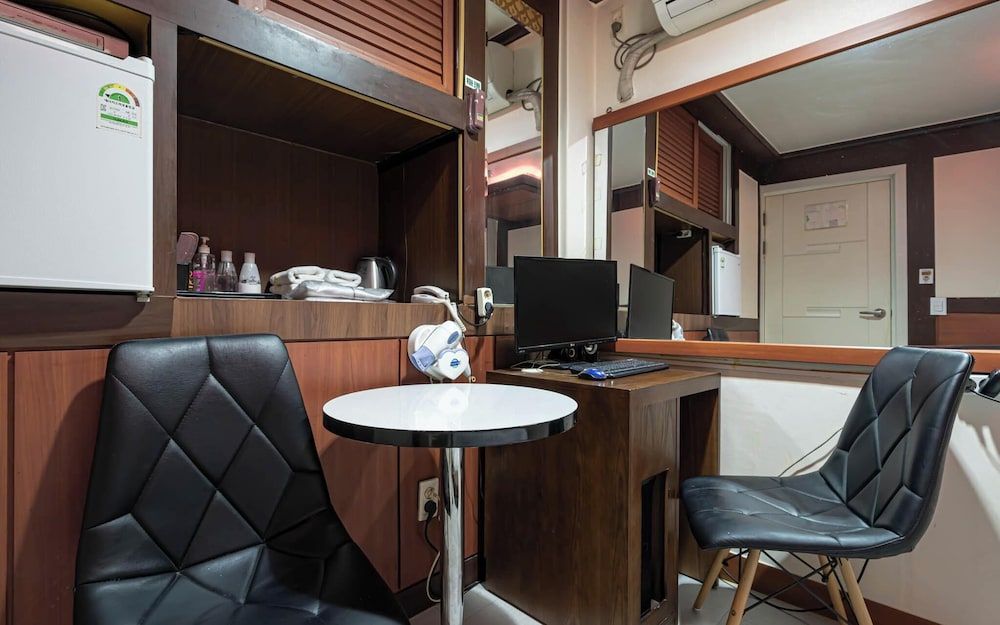 Sangbong M Room (Standard Room-B (YouTube available)) 3