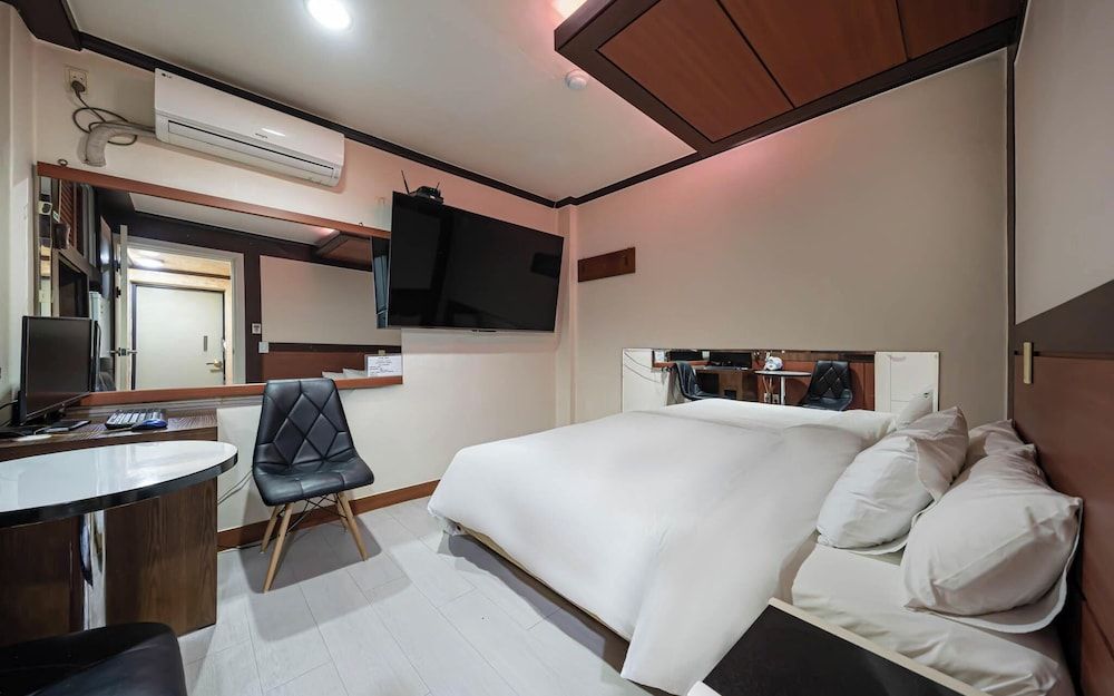 Sangbong M Room (Standard Room-B (YouTube available)) 4