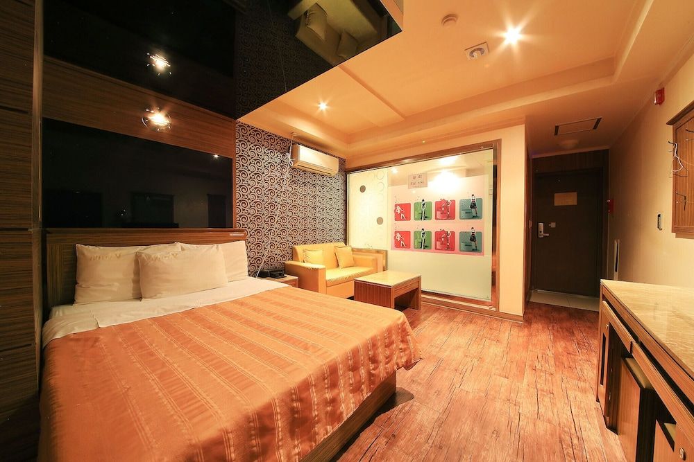 Nowon V Room (Special Room C (Netflix Available)) 6