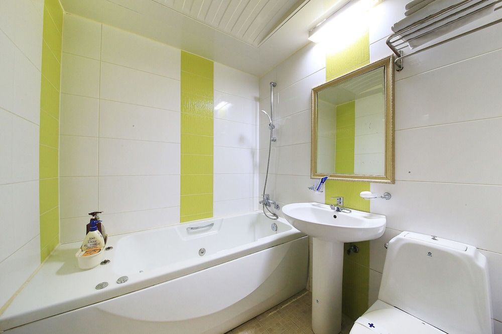 Nowon V Room (Standard (Netflix Available)) 23