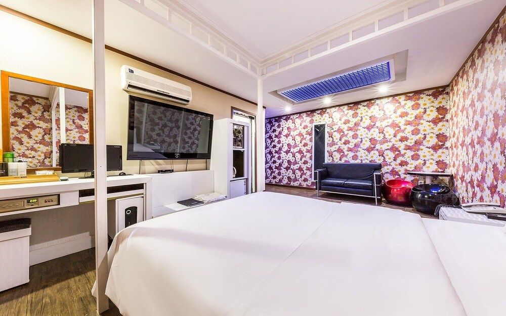 undefined Gangnam BNN 8