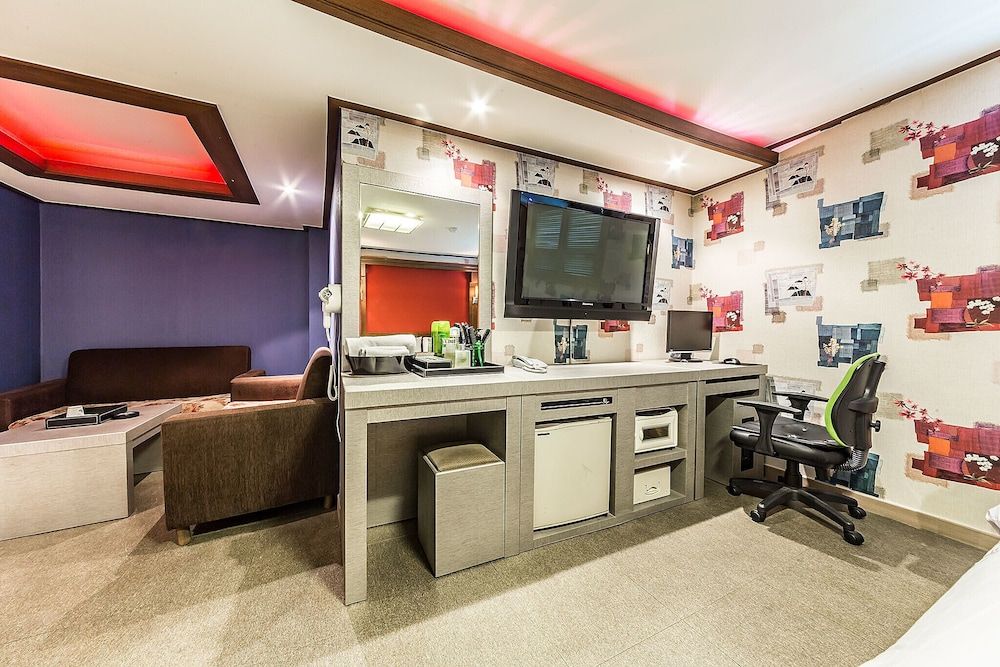 undefined Sinchon Hills Motel 6