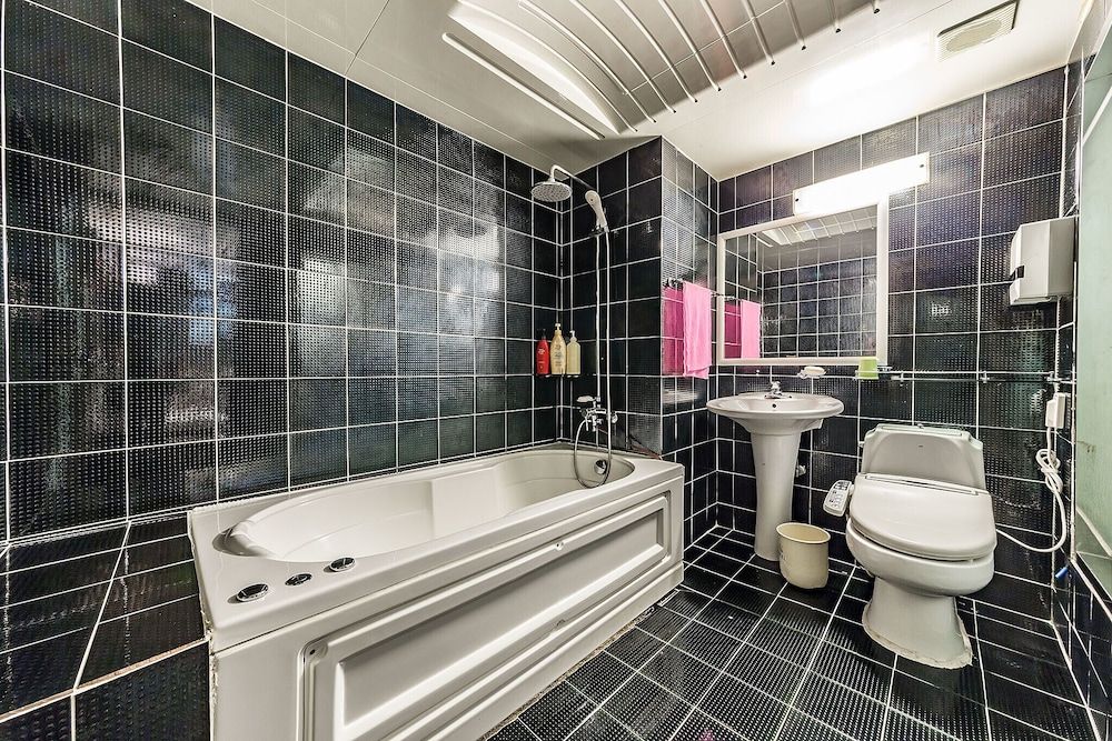 undefined Sinchon Hills Motel 7