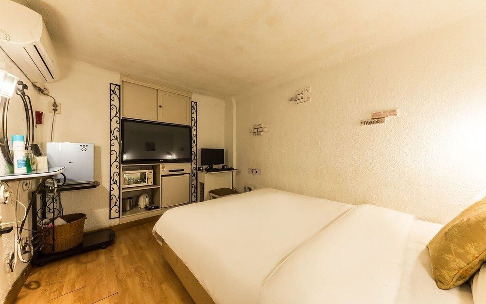 Bangbae Oslo Room (Standard) 12