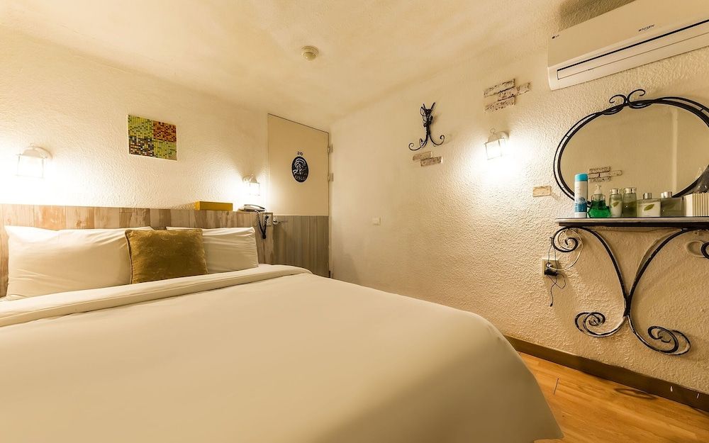 Bangbae Oslo Room (Standard) 14