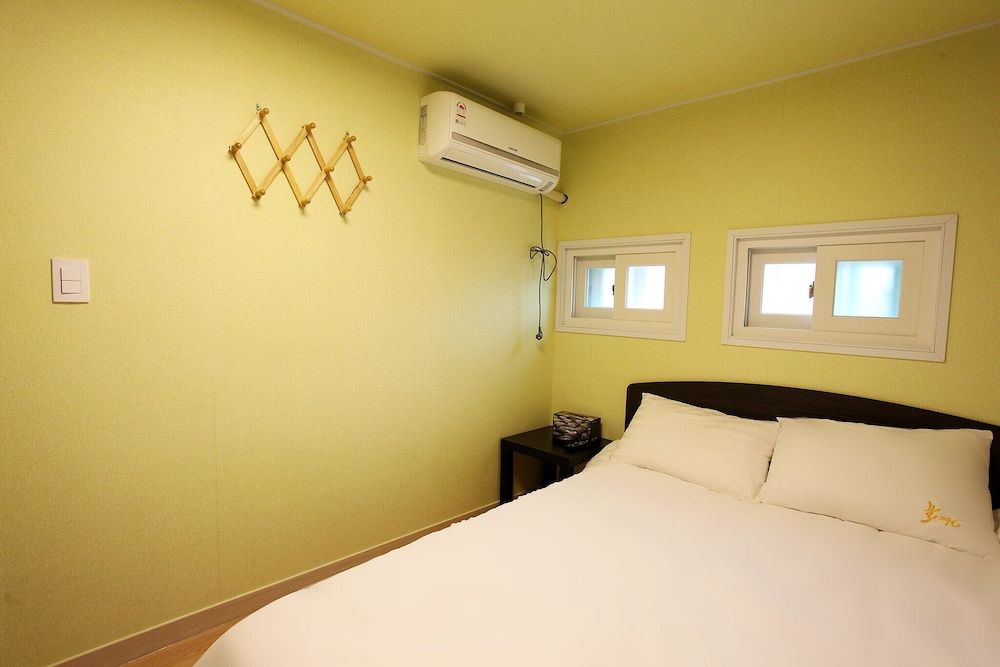 Mia Hue Room (Standard Room) 4