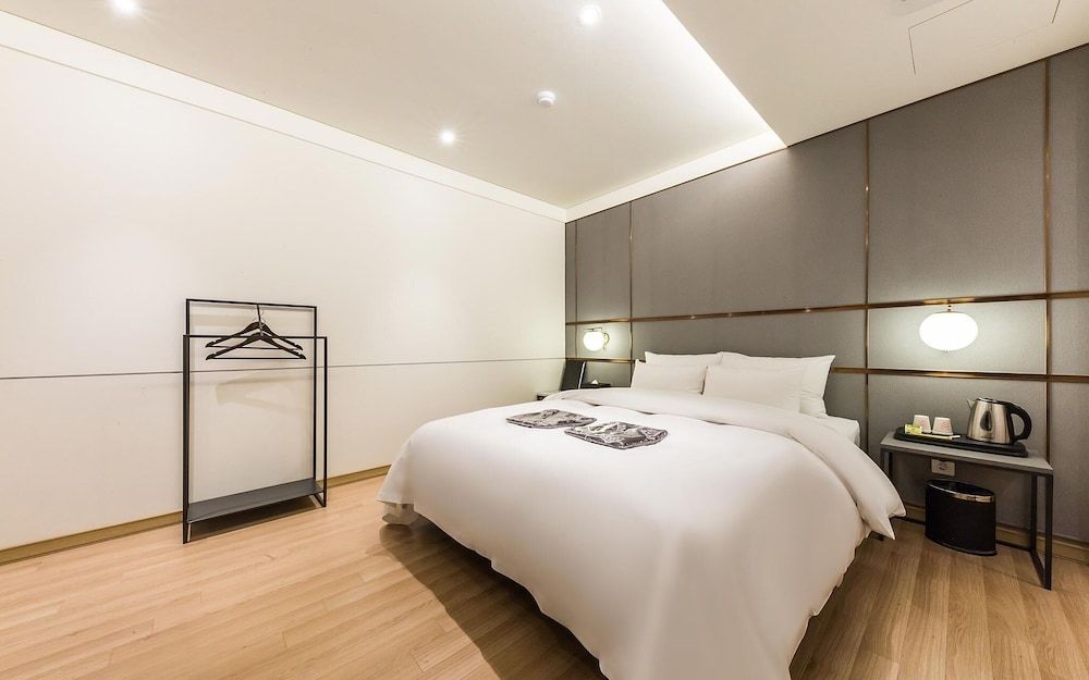 Bangbae Style Room (Suite) 5