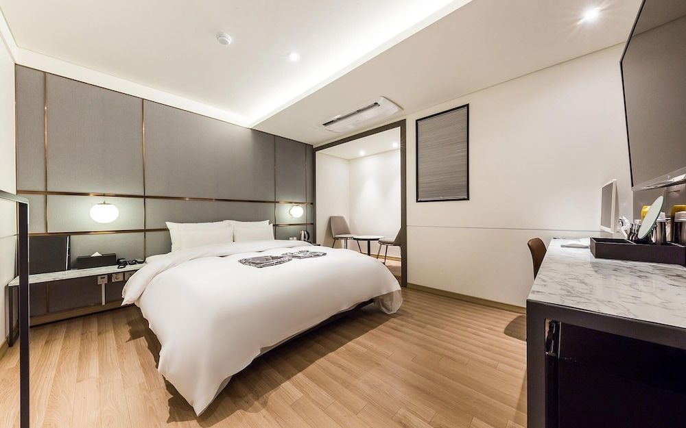 Bangbae Style Room (Suite)