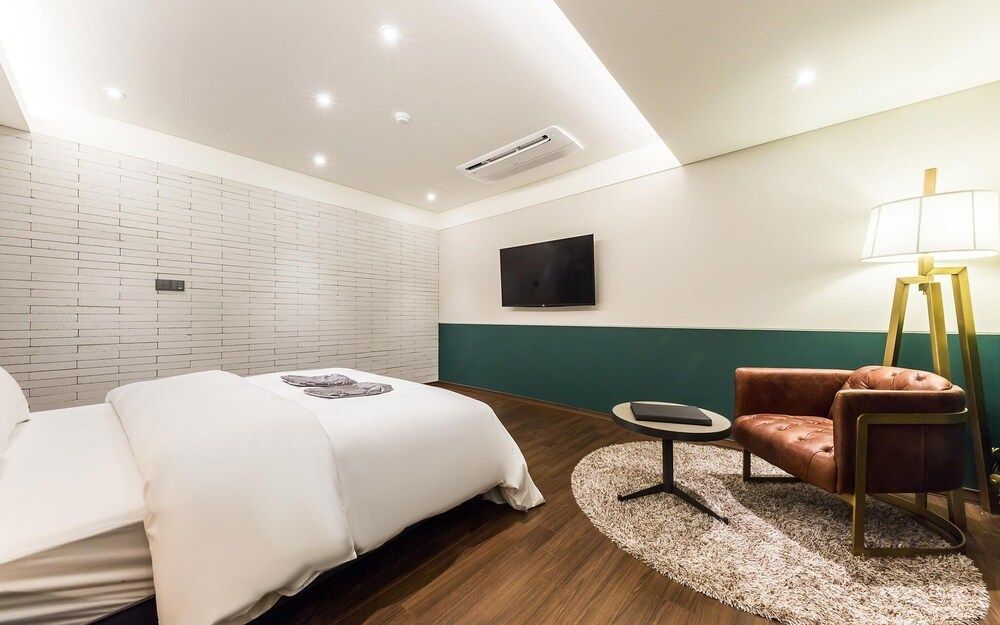 Bangbae Style Room (Suite) 16