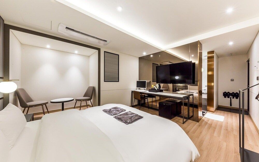 Bangbae Style Room (Suite) 3