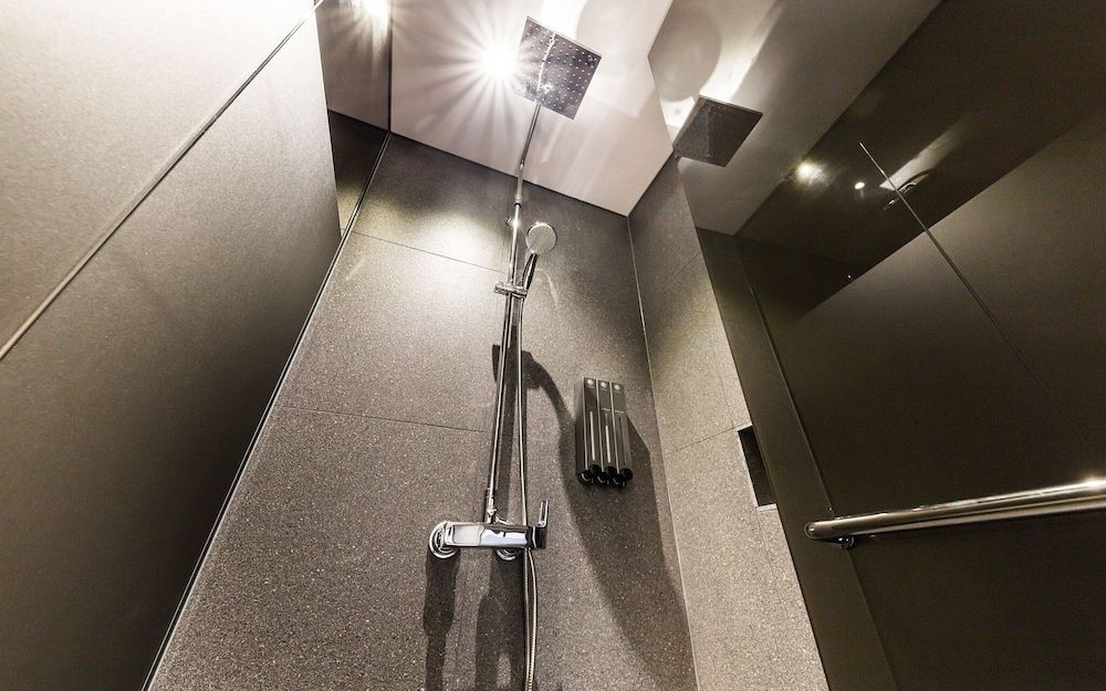 Guro Cullinan Room (Suite 2 (Styler Massage Chair)) 11