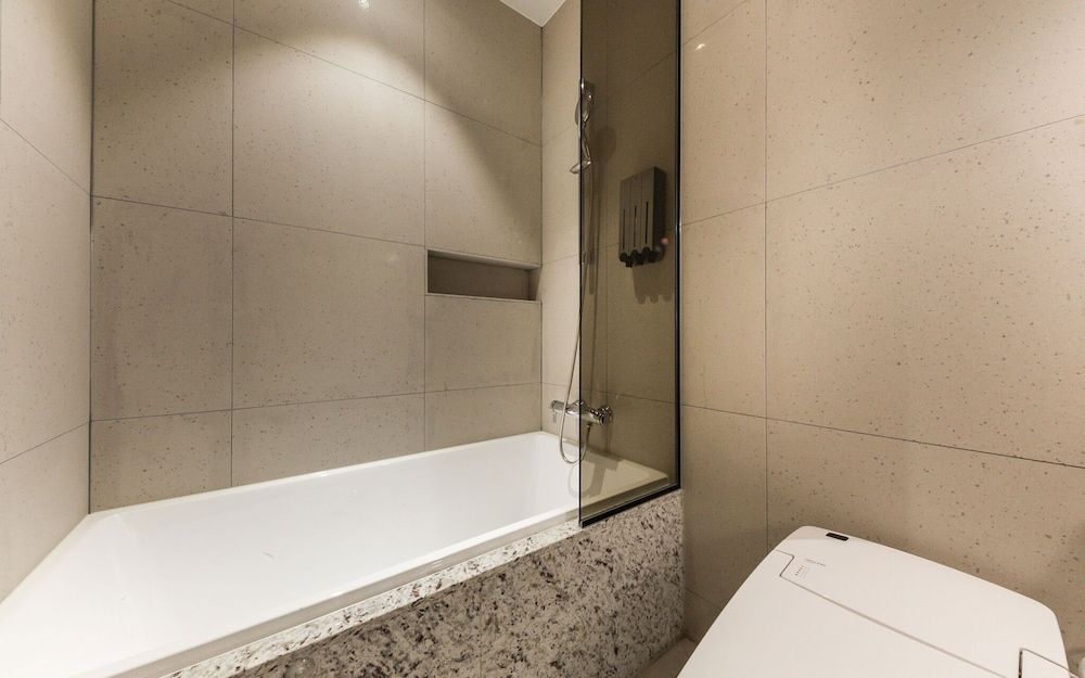 Guro Cullinan Room (Deluxe (50 inches + air purifier) (If) 7