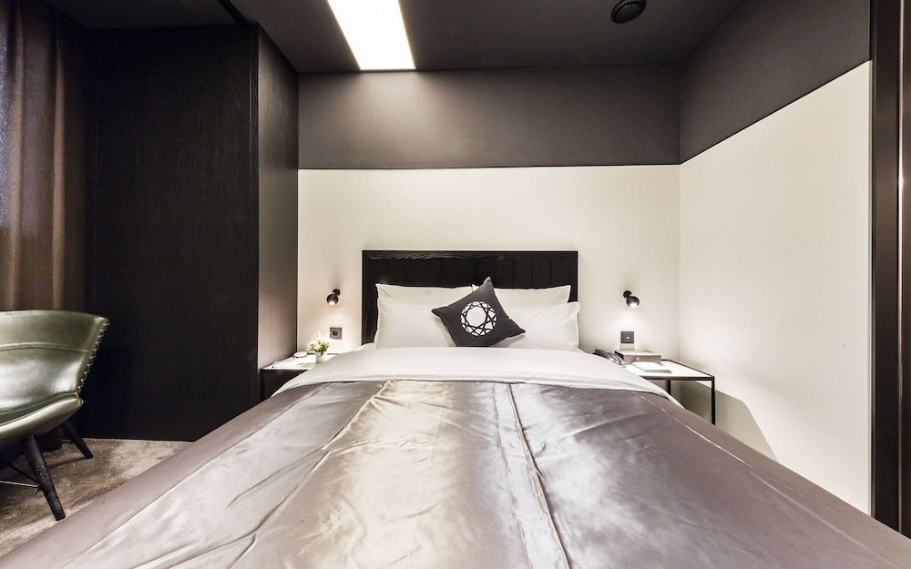 Guro Cullinan Room (Deluxe (50 inches + air purifier) (If) 6