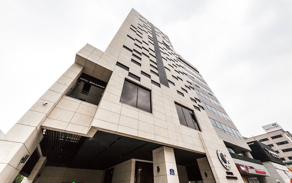 undefined Guro Cullinan 3