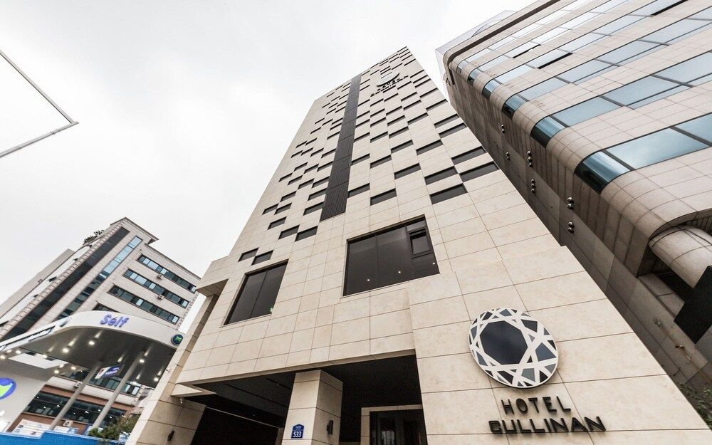 undefined Guro Cullinan 2