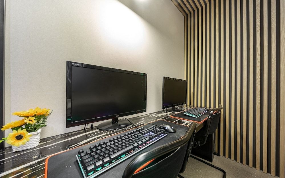 Guro Cullinan Room (Suite-Couple PC (65 inch + air purifi) 3