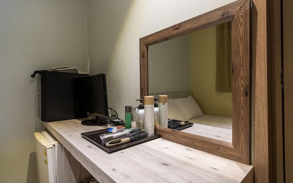 Jongno Shelagen Room (Standard Room) 4